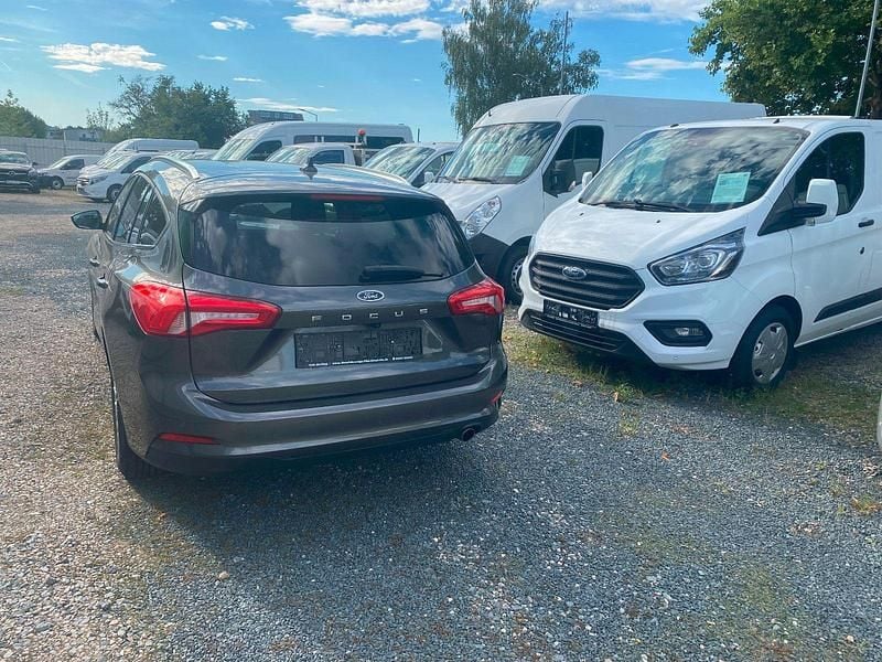 Grau Gebraucht 2020 Ford Focus Titanium Kombi | 11.100 € (Guter Preis) - Bild 1/4