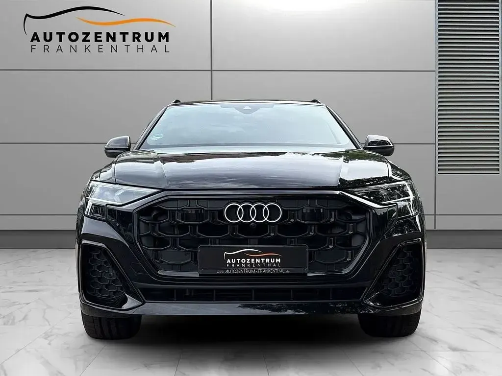 Gebraucht Audi Q8 S-Line 286 PS (210 kW) 2024 Mythosschwarz SUV