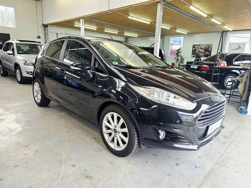 Gebraucht Ford Fiesta Individual 125 PS (91 kW) 2014 Schwarz Kleinwagen