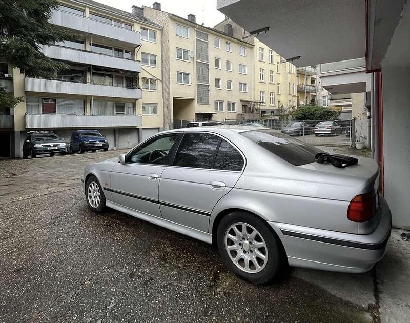 Gebraucht BMW 523 170 PS (125 kW) 2000 Limousine