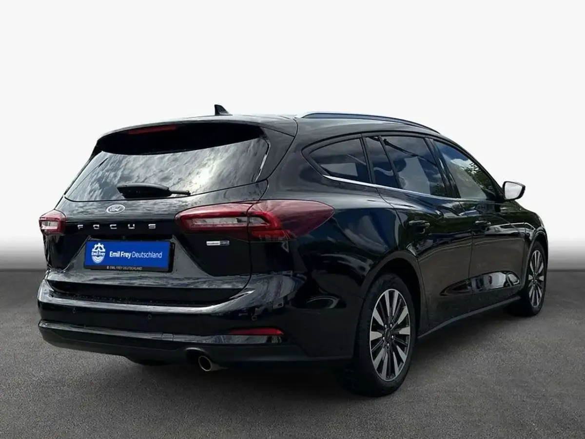 Gebraucht Ford Focus Titanium 125 PS (91 kW) 2022 Agate black metallic Kombi