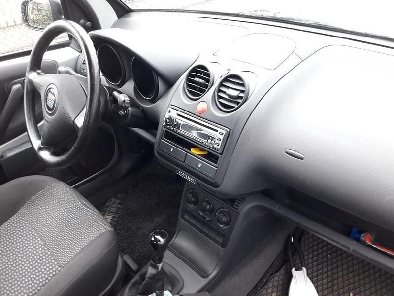 Grau Gebraucht 2004 Seat Arosa Kleinwagen | 1.650 € (Fairer Preis) - Bild 1/4