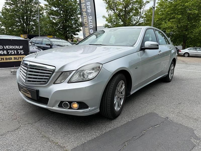 Gebraucht Mercedes E220 170 PS (125 kW) 2009 Silber Limousine