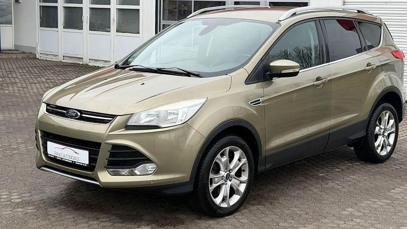 Gebraucht Ford Kuga Titanium 182 PS (133 kW) 2014 Gold SUV