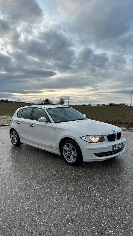 Gebraucht BMW 116 122 PS (89 kW) 2009 Weiß Kleinwagen