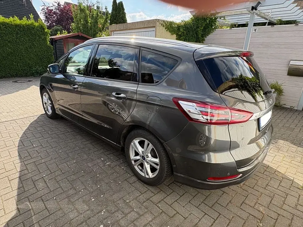 Gebraucht Ford S-MAX Titanium 150 PS (110 kW) 2016 Grau Van / Kleinbus