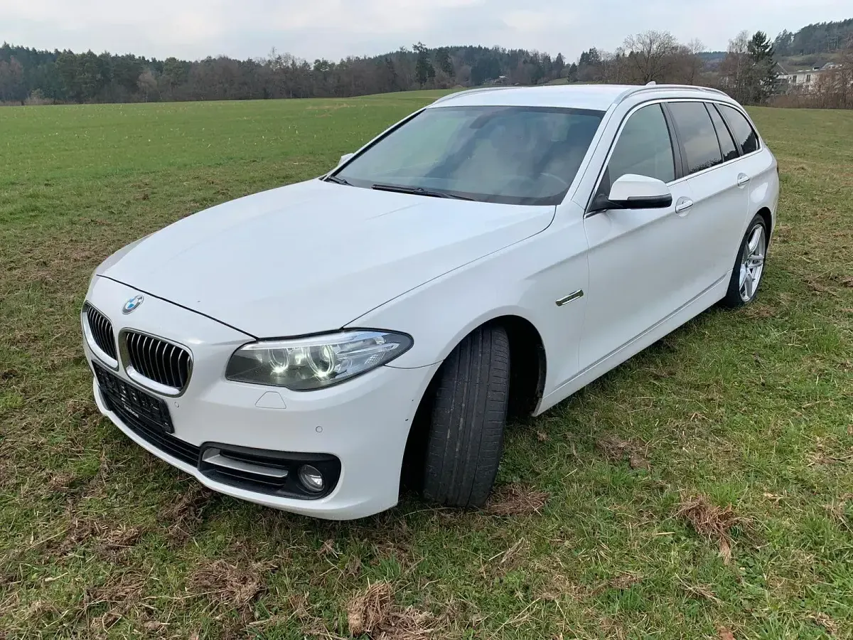 Gebraucht BMW 520 Sport Line 190 PS (139 kW) 2017 Weiß Kombi