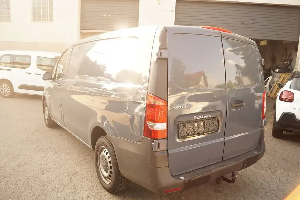 Gebraucht Mercedes Vito 102 PS (75 kW) 2020 Grau Van