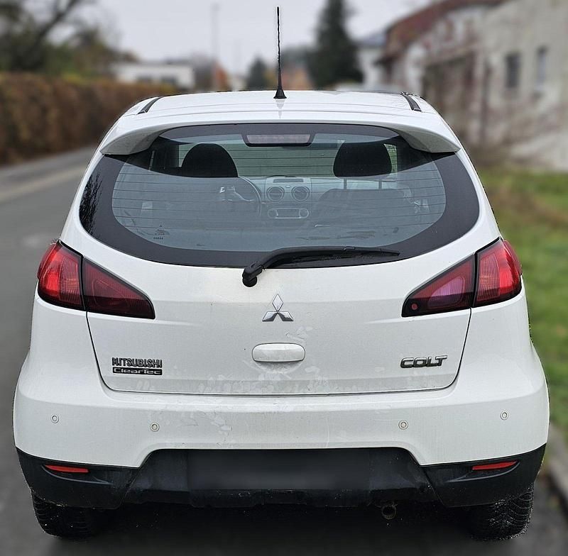 Gebraucht Mitsubishi Colt 95 PS (69 kW) 2011 Weiß Kleinwagen