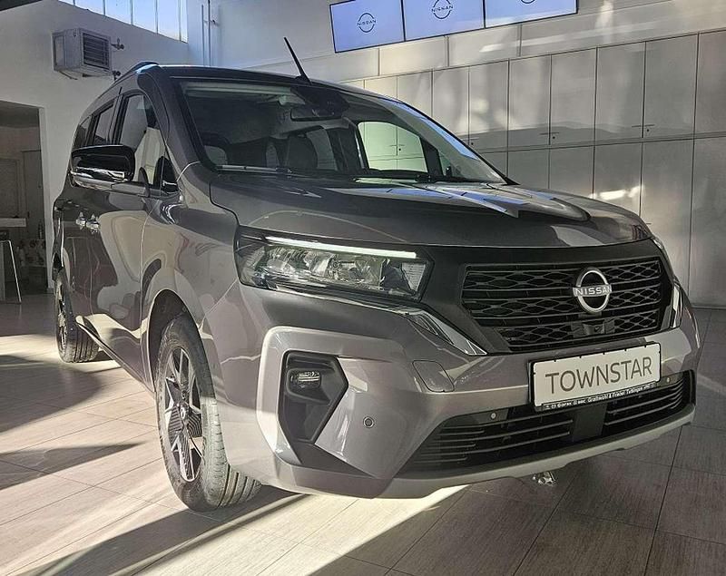 Neu Nissan Townstar Tekna 131 PS (96 kW) 2026 Grau Kombi