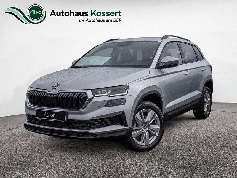 Silber Neu 2025 Skoda Karoq Selection SUV | 38.416 € (Etwas zu teuer) - Bild 1/4