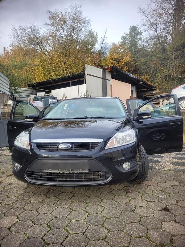 Schwarz Gebraucht 2009 Ford Focus Limousine | 3.650 € (Fairer Preis) - Bild 1/4