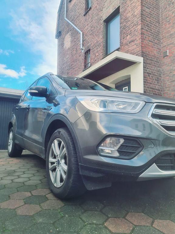 Gebraucht Ford Kuga Cool & Connect 120 PS (88 kW) 2018 Grau SUV