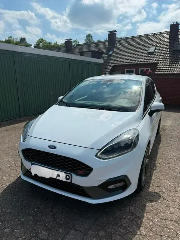 Gebraucht Ford Fiesta ST 200 PS (147 kW) 2018 Weiß Kleinwagen