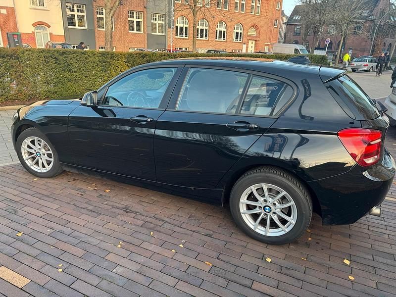 Gebraucht BMW 114 Advantage 102 PS (75 kW) 2015 Schwarz Kleinwagen