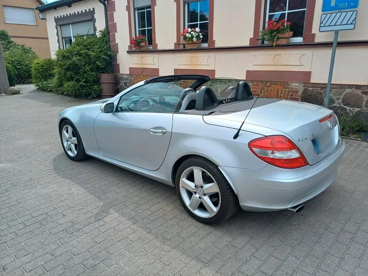 Gebraucht Mercedes SLK280 230 PS (169 kW) 2006 Silber Cabrio