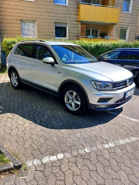 Silber Gebraucht 2019 VW Tiguan SUV | 25.000 € (Superpreis) - Bild 1/4