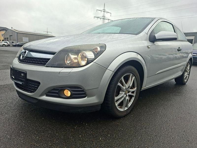 Gebraucht Opel Astra GTC 101 PS (74 kW) 2009 Silber Limousine