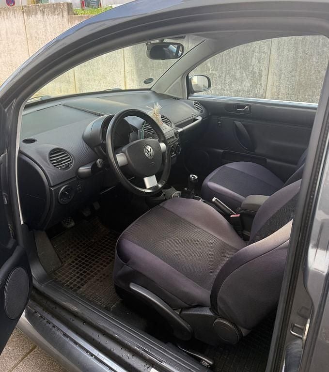 Second-hand VW Beetle 75 CP (55 kW) 2004 Gri