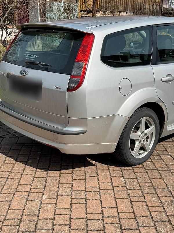 Używany Ford Focus 136 KM (100 kW) 2007 Srebrny Kombi