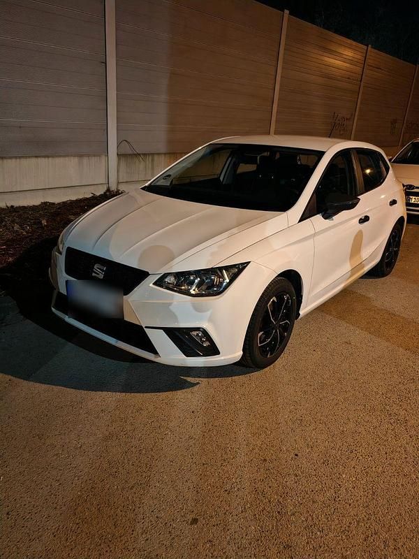 Weiß Gebraucht 2018 Seat Ibiza Style Kleinwagen | 7.200 € (Guter Preis) - Bild 1/4