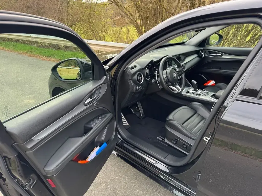 Gebraucht Alfa Romeo Stelvio Veloce 209 PS (153 kW) 2020 Schwarz SUV