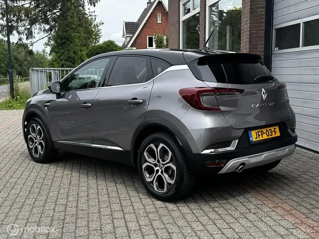 Gebraucht Renault Captur 131 PS (96 kW) 2021 Grau SUV