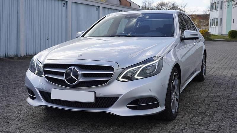 Gebraucht Mercedes E300 Avantgarde 231 PS (169 kW) 2014 Silber Limousine
