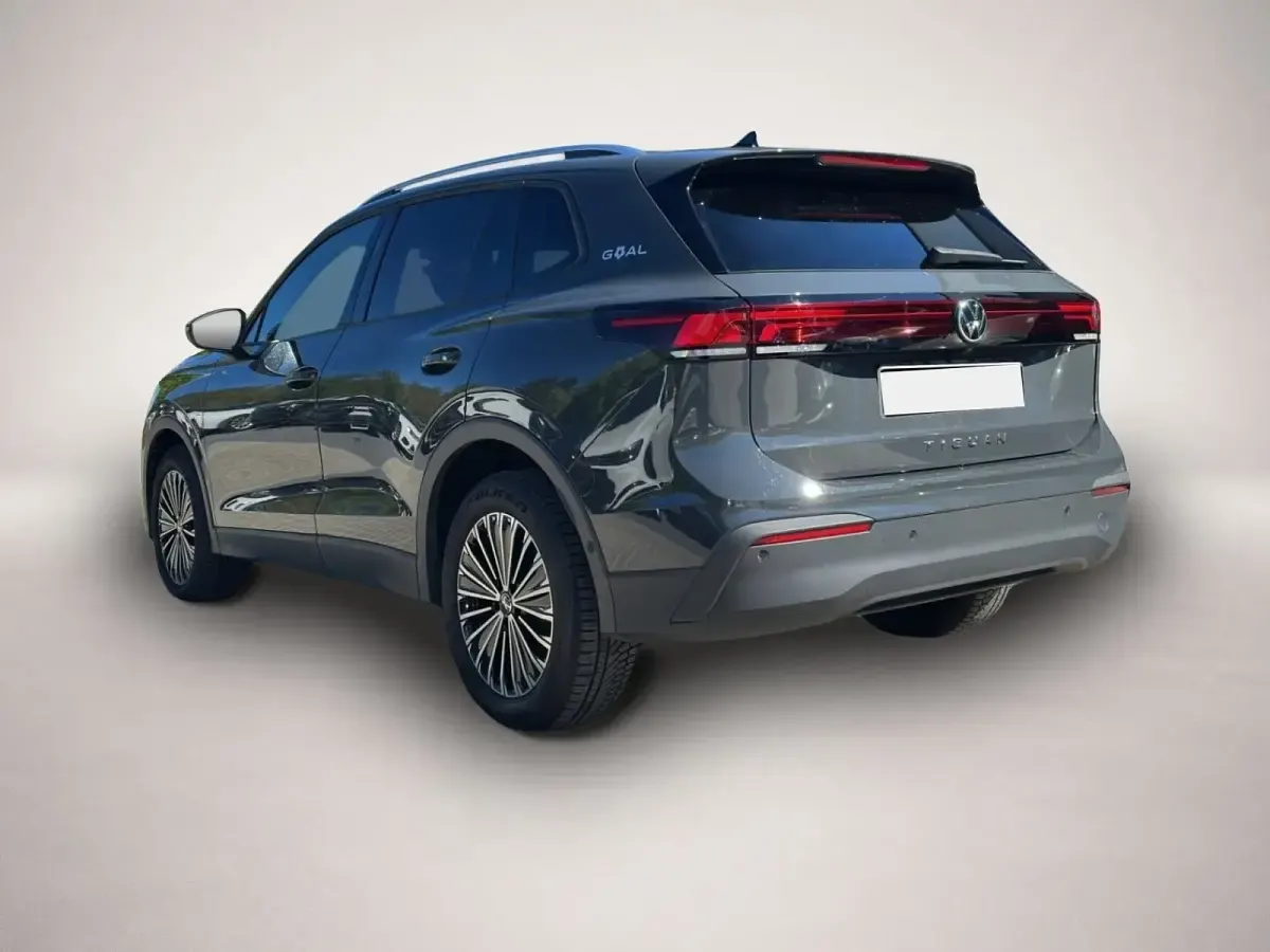 Gebraucht VW Tiguan Goal 150 PS (110 kW) 2025 Grau SUV
