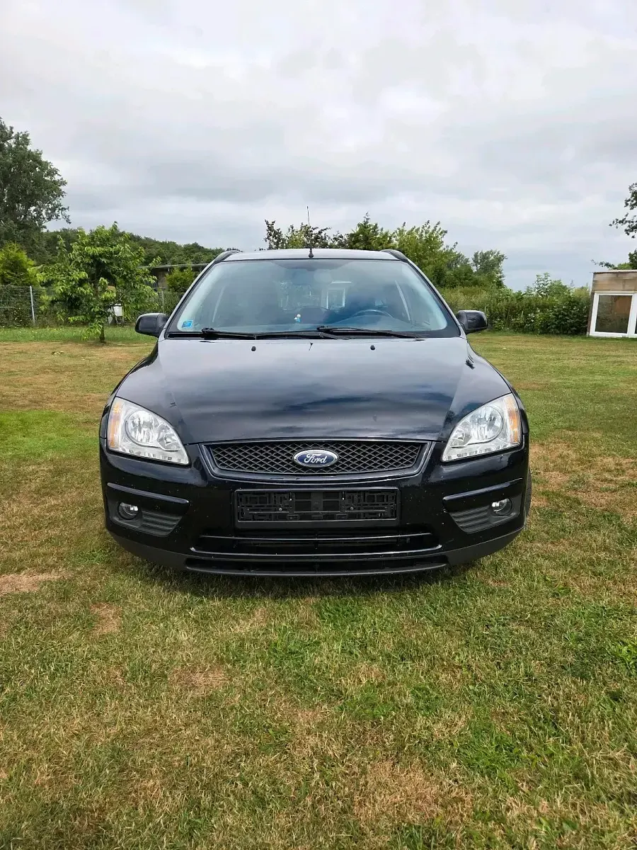 Gebraucht Ford Focus 105 PS (77 kW) 2007 Schwarz Kombi