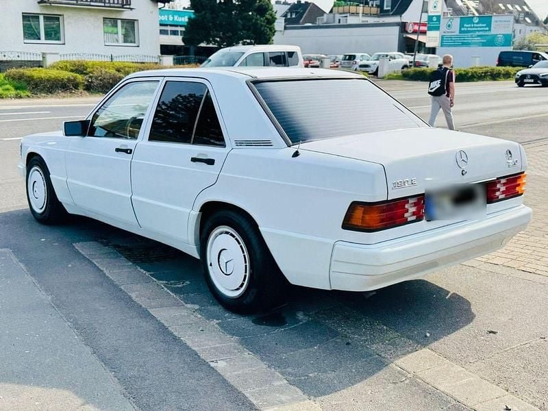 Gebraucht Mercedes 190 160 PS (117 kW) 1990 Weiß Limousine