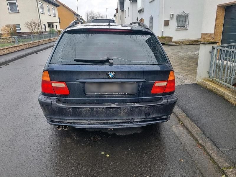 Gebraucht BMW 328 193 PS (141 kW) 1999 Blau Kombi