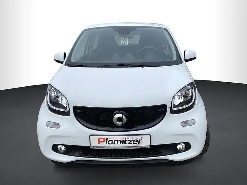 Second-hand Smart ForFour Passion 71 CP (52 kW) 2019 Alb Hatchback