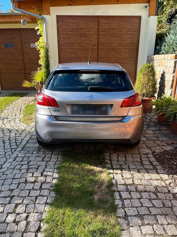 Gebraucht Peugeot 308 130 PS (95 kW) 2018 Grau Limousine