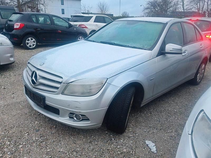 Gebraucht 2010 Mercedes C200 Avantgarde Limousine | 2.400 € (Superpreis) - Bild 1/4