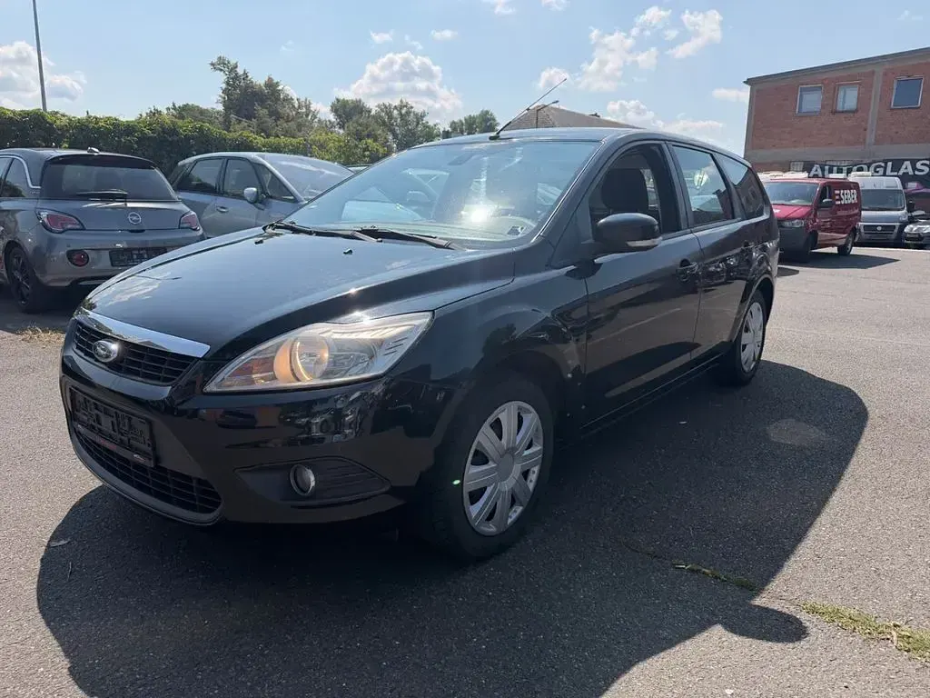 Gebraucht Ford Focus Style 109 PS (80 kW) 2010 Schwarz Limousine