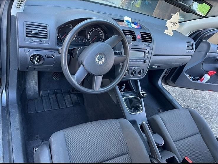 Second-hand VW Golf V 75 CP (55 kW) 2007 Gri Hatchback