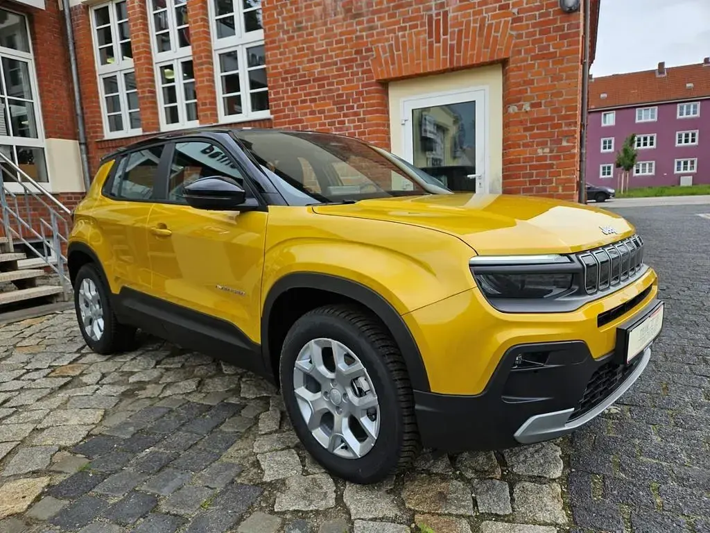 Neu Jeep Avenger Altitude 110 PS (80 kW) 2026 Gelb SUV