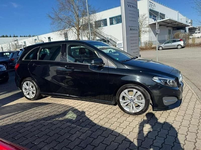 Gebraucht Mercedes B200 AMG Edition 1 156 PS (114 kW) 2015 Schwarz Kleinwagen