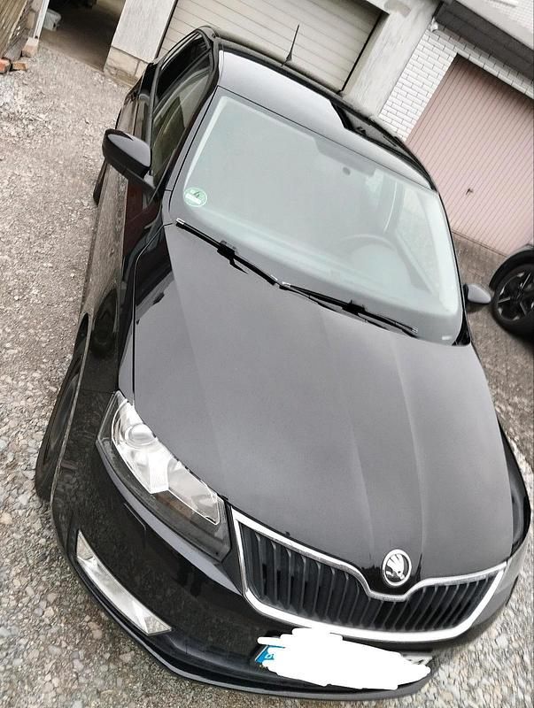 Schwarz Gebraucht 2013 Skoda Rapid Limousine | 8.900 € (Etwas zu teuer) - Bild 1/4