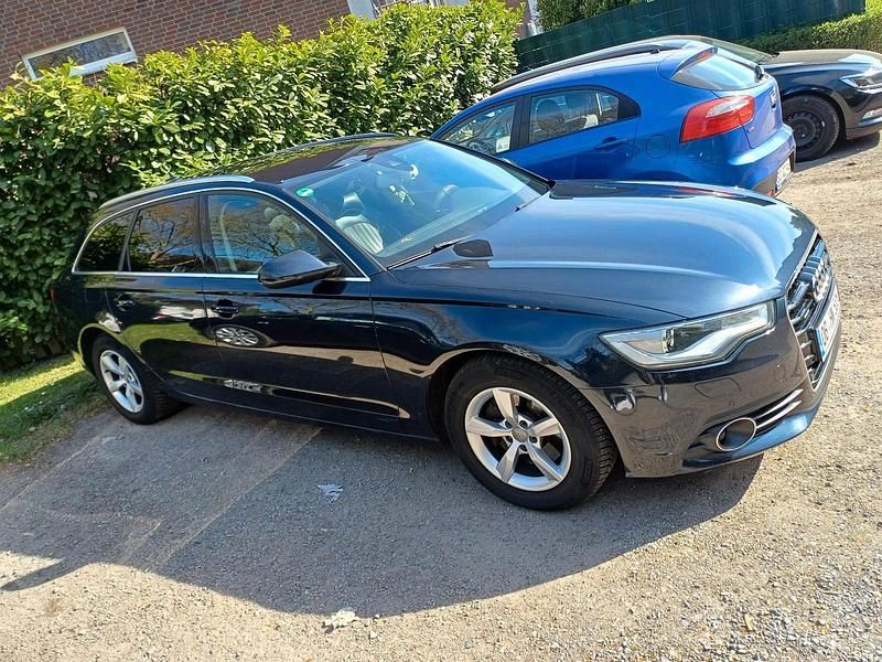 Gebraucht Audi A6 204 PS (150 kW) 2013 Blau Kombi