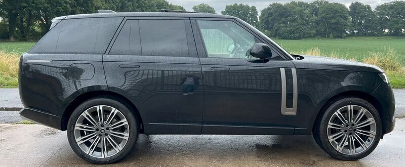 Schwarz Neu 2025 Land Rover Range Rover SUV | 178.131 € - Bild 1/4