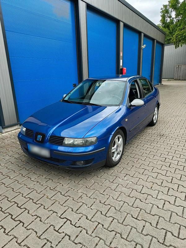 Blau Gebraucht 2000 Seat Toledo Limousine | 2.000 € (Fairer Preis) - Bild 1/4