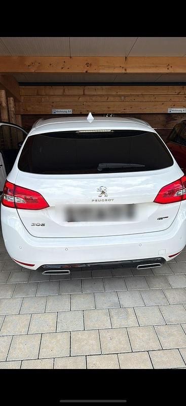 Weiß Gebraucht 2020 Peugeot 308 GT Kombi | 14.200 € (Fairer Preis) - Bild 1/4