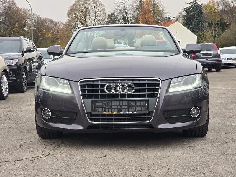 Grau Gebraucht 2010 Audi A5 Cabriolet Sport Cabrio | 12.999 € (Guter Preis) - Bild 1/4