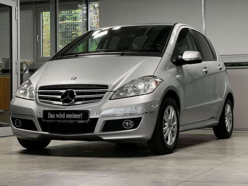Silber Gebraucht 2010 Mercedes A160 Avantgarde Limousine | 10.870 € - Bild 1/3