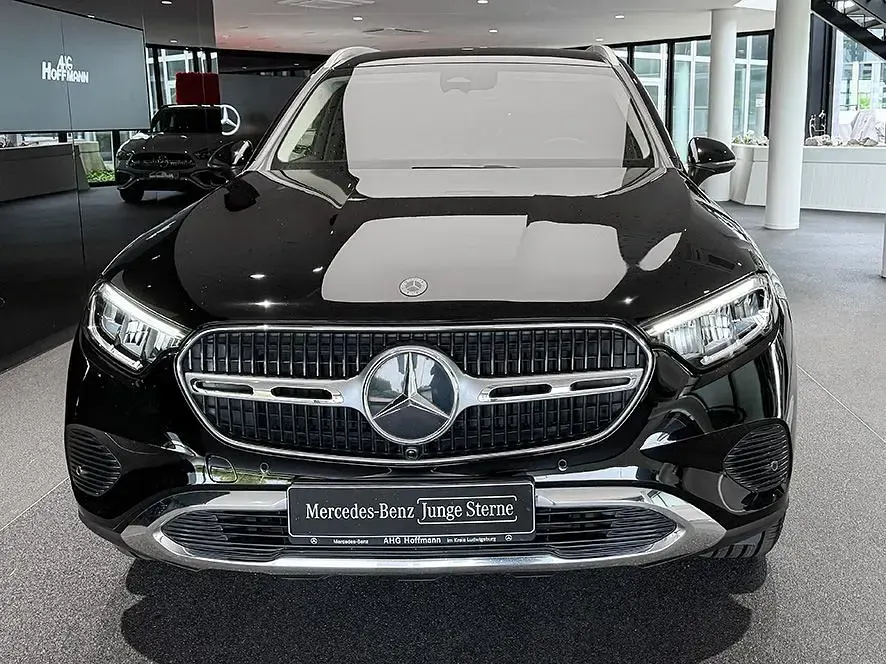 Gebraucht Mercedes GLC220 Avantgarde 197 PS (144 kW) 2023 Schwarz SUV