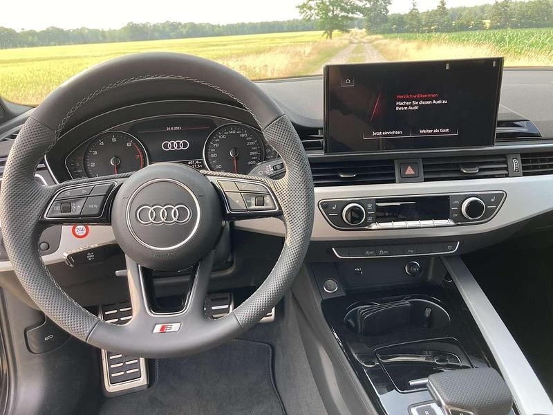 Gebraucht Audi A4 Advanced 150 PS (110 kW) 2022 Grau Kombi