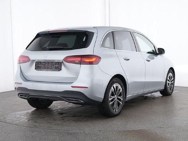 Gebraucht 2024 Mercedes B200 Van / Kleinbus | 29.187 € (Guter Preis) - Bild 1/4