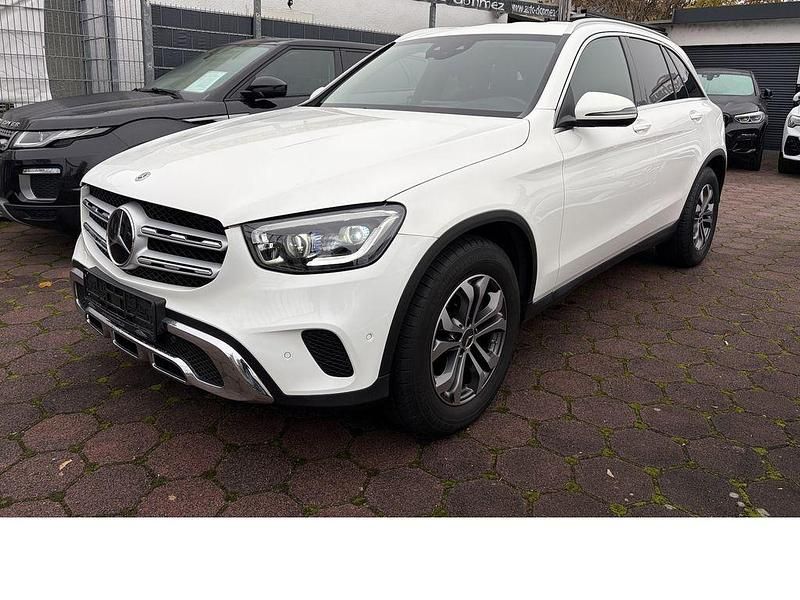 Weiß Gebraucht 2021 Mercedes GLC200 SUV | 30.900 € (Guter Preis) - Bild 1/4